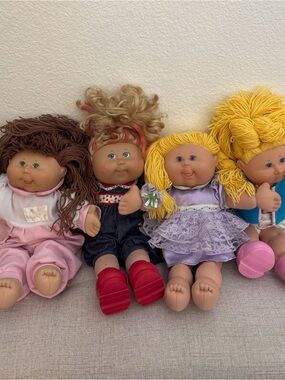Bundle lot of 4 Cabbage Patch Kids Dolls
